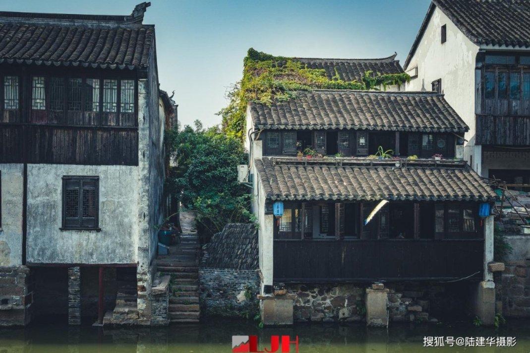 逃出上锁的现代房间6